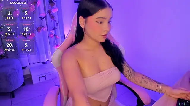 Snapshot of megara_x_ chatting on 13, 5, 2026 megara x online show from 13, 5, 2026