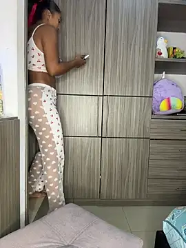 Mia sweet80 online show from 1, 11, 2025