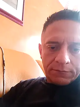 Snapshot of leon8013A chatting on 14, 9, 2025 leon8013A online show from 14, 9, 2025