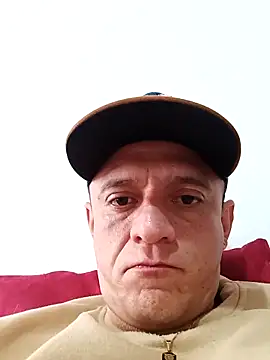 Snapshot of leon8013A chatting on 11, 9, 2025 leon8013A online show from 11, 9, 2025