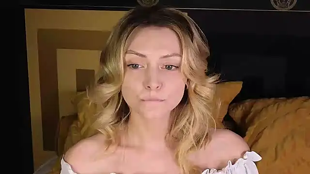 Snapshot of CindyFors chatting on 25, 11, 2025 CindyFors online show from 25, 11, 2025