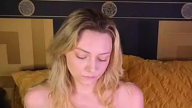 Snapshot of CindyFors chatting on 5, 11, 2025 CindyFors online show from 5, 11, 2025