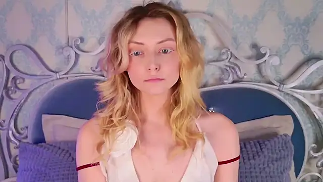 Snapshot of CindyFors chatting on 22, 11, 2025 CindyFors online show from 22, 11, 2025