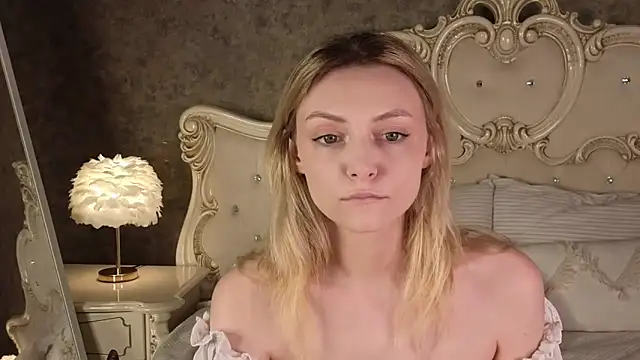 Snapshot of CindyFors chatting on 3, 11, 2025 CindyFors online show from 3, 11, 2025