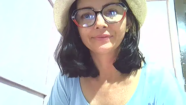 Luana sexy42 online show from 14, 5, 2026