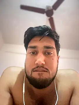 Snapshot of aka_big chatting on 18, 11, 2025 aka big online show from 18, 11, 2025