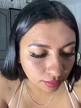 Snapshot of Issa_Santana chatting on 4, 11, 2025 Issa Santana online show from 4, 11, 2025