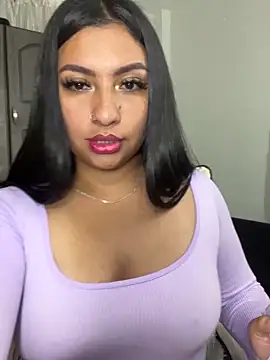 Snapshot of Issa_Santana chatting on 7, 11, 2025 Issa Santana online show from 7, 11, 2025