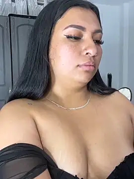 Snapshot of Issa_Santana chatting on 19, 11, 2025 Issa Santana online show from 19, 11, 2025