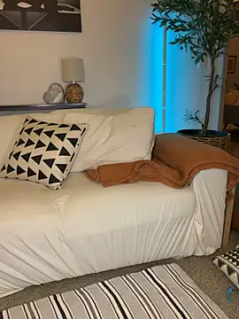 Snapshot of raynareign chatting on 18, 3, 2026 raynareign online show from 18, 3, 2026