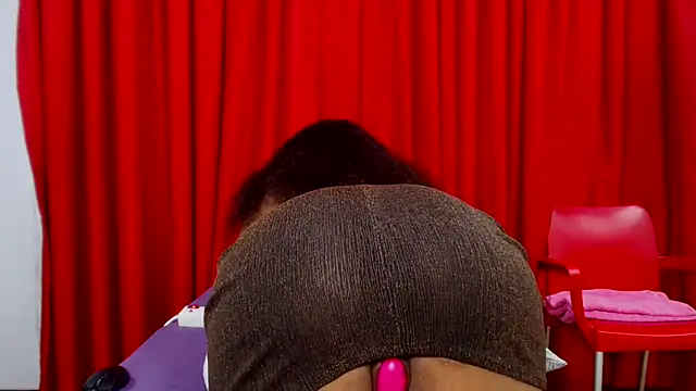 SexyBustyBoobs online show from 19, 12, 2025