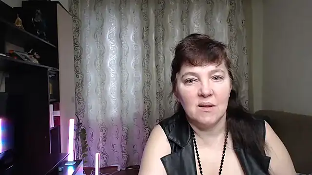 Snapshot of Illusionq chatting on 5, 3, 2026 Illusionq online show from 5, 3, 2026