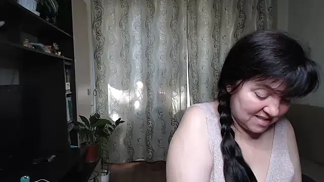 Snapshot of Illusionq chatting on 4, 6, 2026 Illusionq online show from 4, 6, 2026