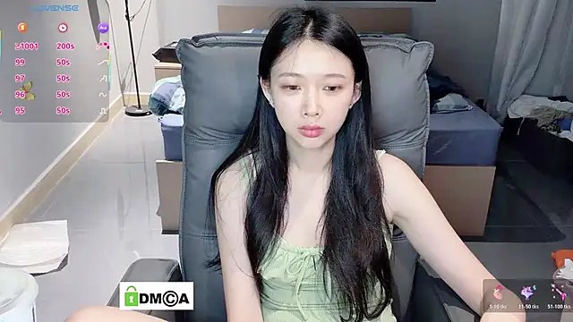 NiNi-baby520 online show from 15, 4, 2026