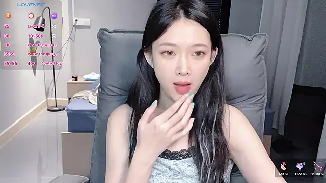 NiNi-baby520 online show from 3, 11, 2025