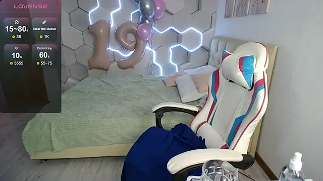 Snapshot of aliicemeow chatting on 5, 6, 2026 aliicemeow online show from 5, 6, 2026
