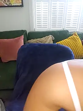 Snapshot of LonelyLucinda chatting on 9, 11, 2025 LonelyLucinda online show from 9, 11, 2025