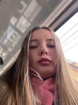 StephanieMur online show from 5, 10, 2025