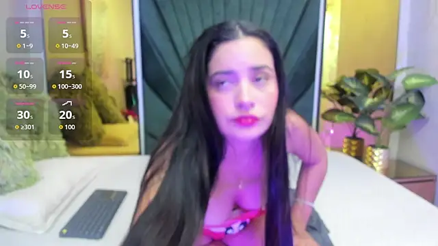 Snapshot of Emilysweet4u_ chatting on 15, 10, 2025 Emilysweet4u online show from 15, 10, 2025