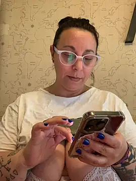 Snapshot of LupeLok chatting on 1, 6, 2026 LupeLok online show from 1, 6, 2026