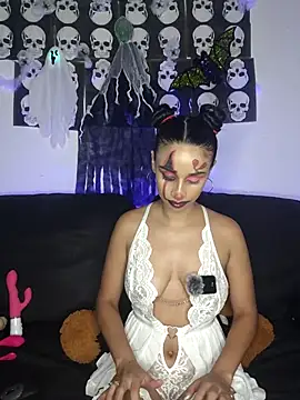 Snapshot of issis22 chatting on 23, 10, 2025 issis22 online show from 23, 10, 2025