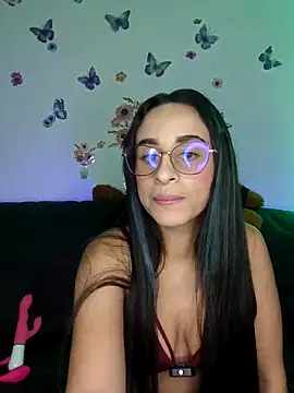 Snapshot of issis22 chatting on 6, 11, 2025 issis22 online show from 6, 11, 2025