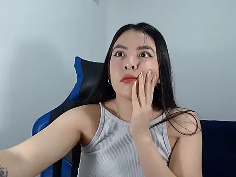 EloiseJun online show from 13, 10, 2025