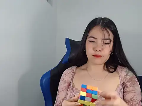 EloiseJun online show from 26, 10, 2025