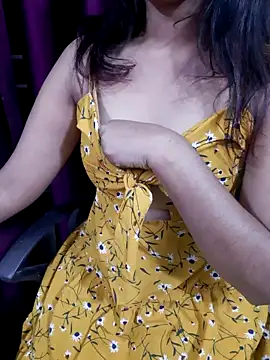 Snapshot of Monalisa670 chatting on 15, 11, 2025 Monalisa670 online show from 15, 11, 2025