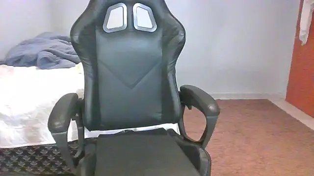 Snapshot of Mayalorenz chatting on 25, 11, 2025 Mayalorenz online show from 25, 11, 2025