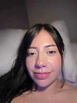 Snapshot of MissCat_ chatting on 28, 4, 2026 MissCat online show from 28, 4, 2026