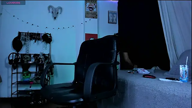 kattusauruss online show from 10, 4, 2026