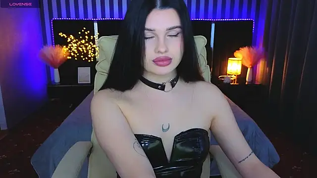 Neyla Charm online show from 11, 2, 2026