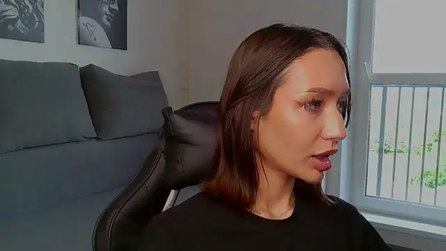 Snapshot of Lisa_Shultz chatting on 4, 6, 2026 Lisa Shultz online show from 4, 6, 2026
