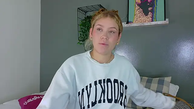 BelaMiller  online show from 3, 11, 2025