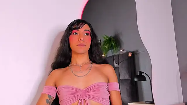 TiffValentinee  online show from 2, 11, 2025