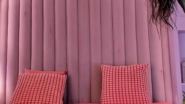 TiffValentinee  online show from 28, 10, 2025