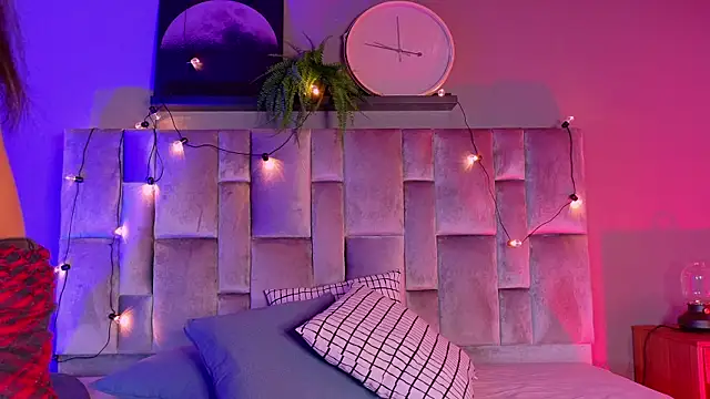 TiffValentinee  online show from 18, 10, 2025