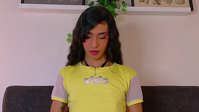 TiffValentinee  online show from 27, 2, 2026