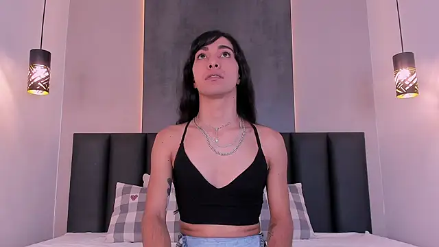 TiffValentinee  online show from 7, 10, 2025