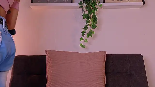 TiffValentinee  online show from 3, 3, 2026