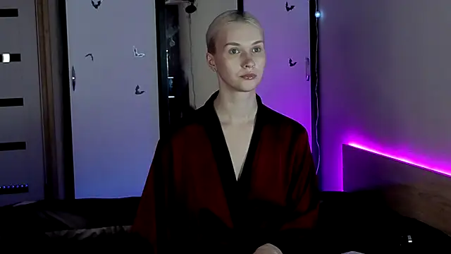 HitchcocianBlonde online show from 24, 10, 2025