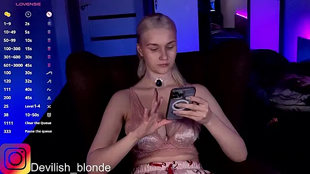 HitchcocianBlonde online show from 10, 3, 2026