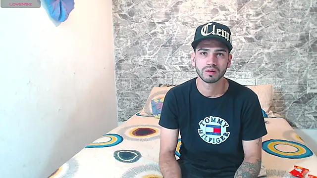 Snapshot of daniquintero03 chatting on 3, 10, 2025 daniquintero03 online show from 3, 10, 2025