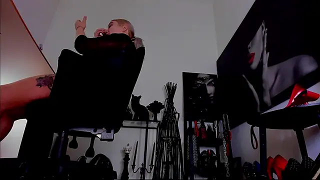 demisweet online show from 7, 2, 2026