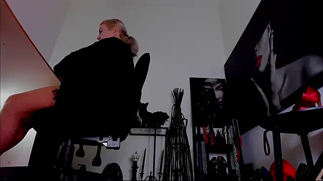 demisweet online show from 15, 2, 2026