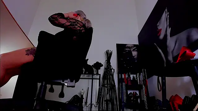 demisweet online show from 5, 2, 2026