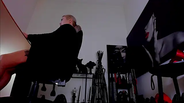 demisweet online show from 14, 2, 2026