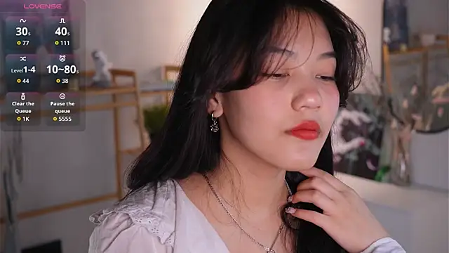 MoiraEger online show from 24, 10, 2025