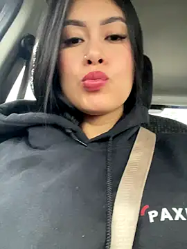 CrisMarulanda online show from 30, 11, 2025